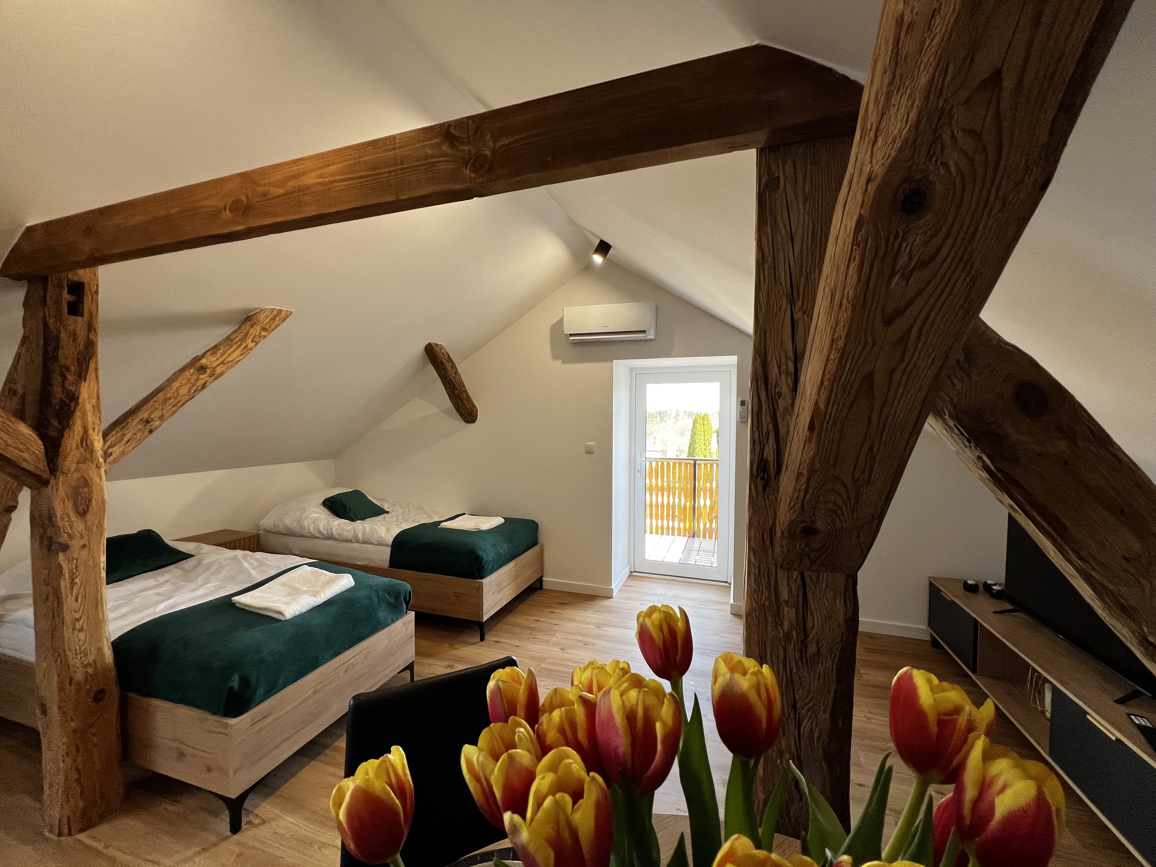 Salon w stylu loftowym